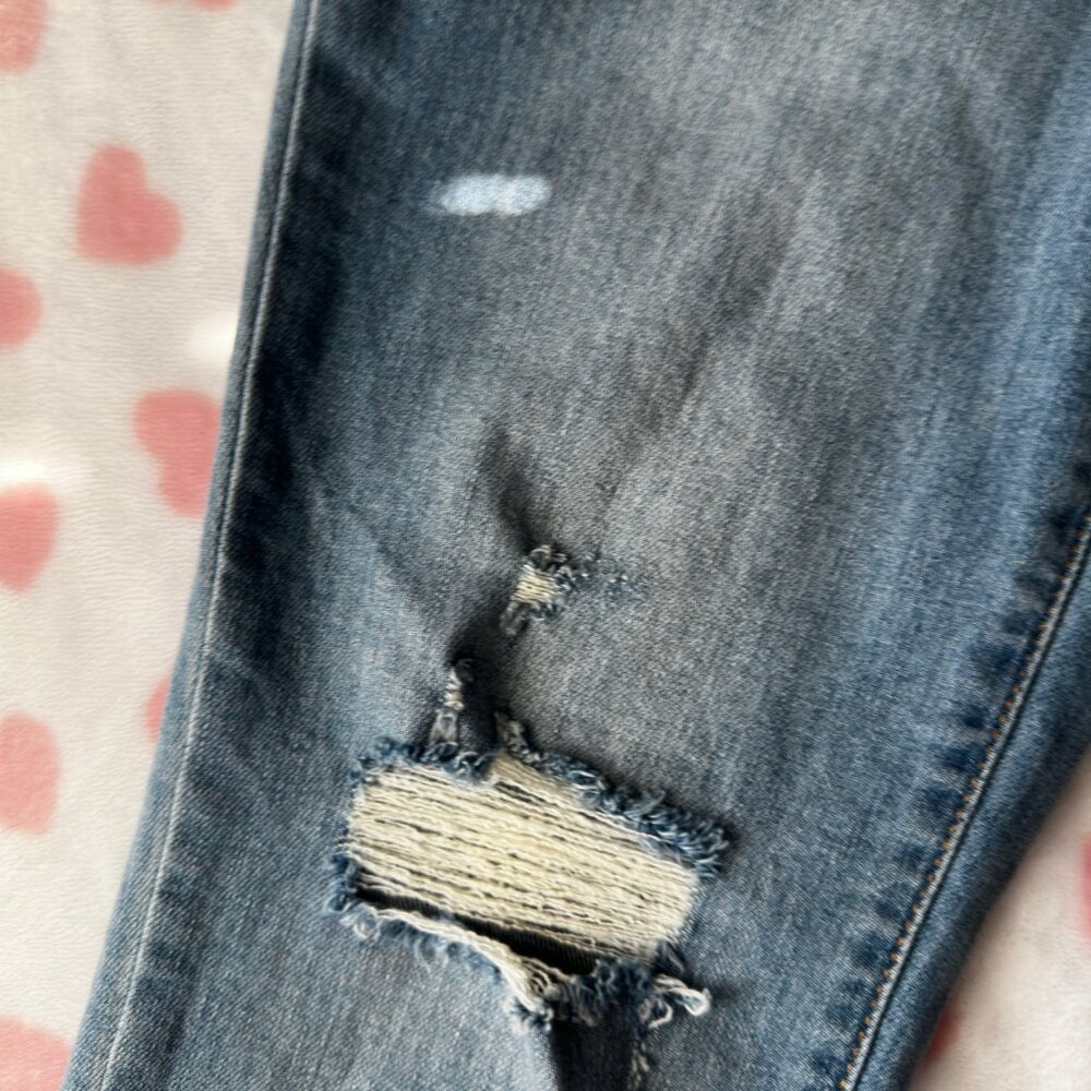 Universal Thread Jeans - Picture 2 of 6